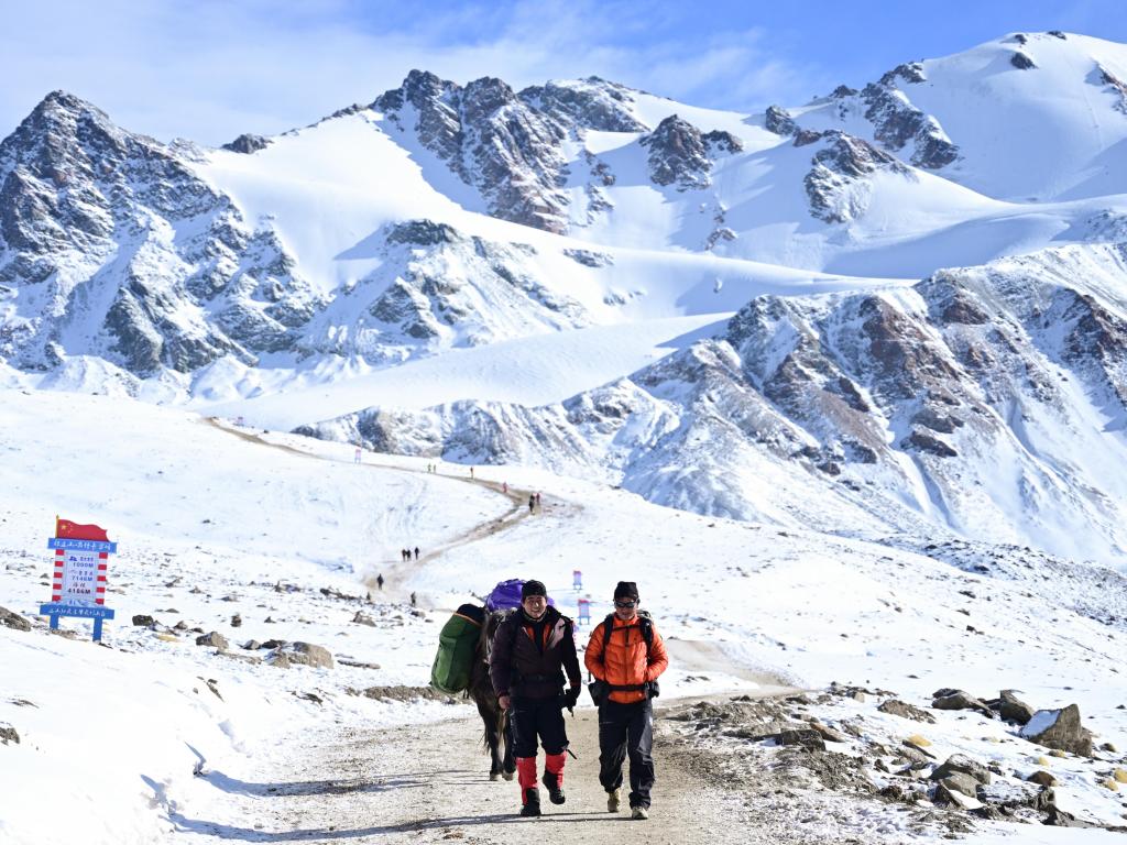 “热”涌岗什卡